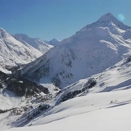Alt Tyrol Hotel 3*
